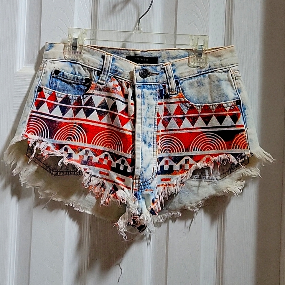 FOREVER 21 Super Cute Denim Cut off high waisted shorts with southwestern print